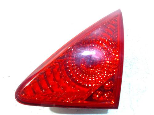 Used Right tailgate light Right tailgate light PEUGEOT 3008 I MPV (0U_) 1.6 HDi (109 hp) 8047232 8047232