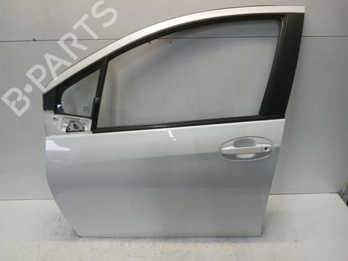 Used Left front door Left front door TOYOTA YARIS (_P13_) 1.5 Hybrid (NHP130_, NHP130) (101 hp) 40266437 40266437
