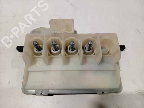 Used Fuse box Fuse box MERCEDES-BENZ C-CLASS (W206) C 300 de (206.008) (313 hp) 39883052 39883052