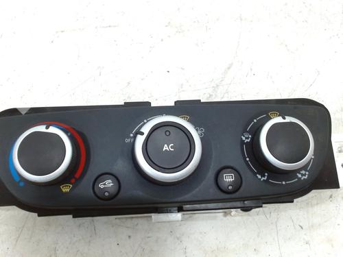 climate-control-renault-megane-iii-hatchback-bz01_-b3_-15-dci-t001786g-2008-10278557 main image
