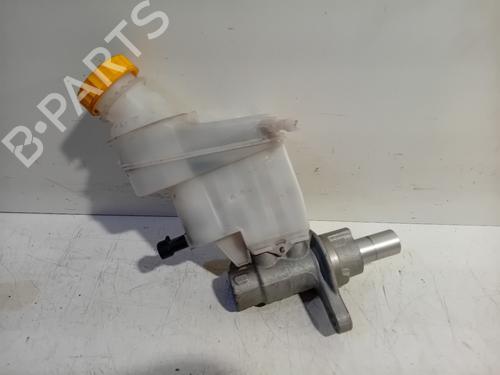 Used Brake master cylinder FIAT 500X (334_) 1.4 (334AXC1B, 334AXC11) (140 hp) 22768409