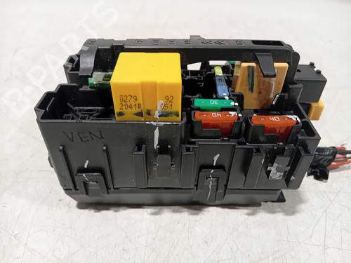 Used Fuse box Fuse box PEUGEOT 3008 II SUV (MC_, MR_, MJ_, M4_) 1.2 THP/ PureTech 130 (MRHNSM, MRHNSU, MRHNSJ, MRHNYW,... (131 hp) 34696597 34696597