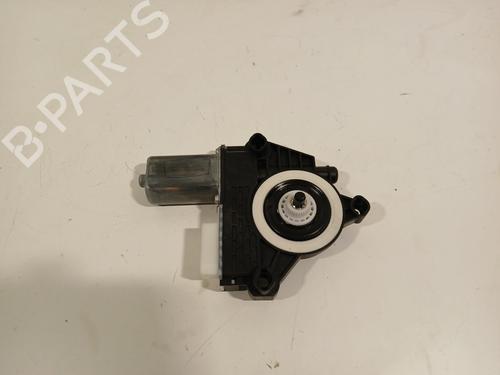 Portierruitmotor linksachter BMW 1 (F40) 120 i (178 hp) 29816191