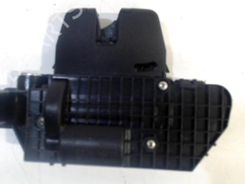 Used Tailgate lock PEUGEOT 3008 I MPV (0U_) 1.6 HDi (109 hp) 13205067
