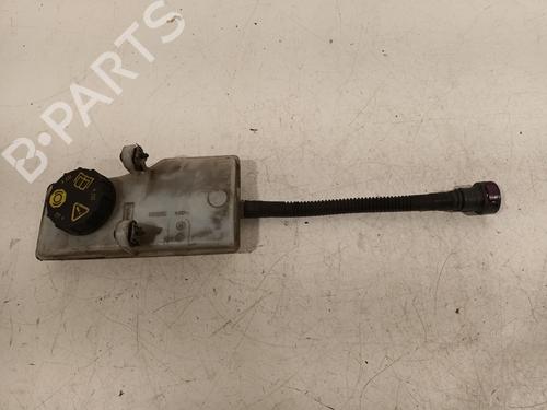 Used Brake fluid reservoir Brake fluid reservoir 15735909 15735909