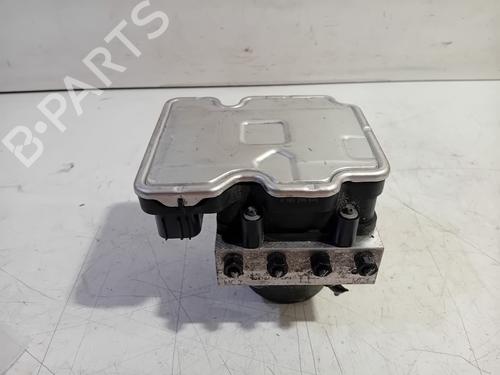 Módulo de ABS TOYOTA YARIS (_P21_, _PA1_, _PH1_) 1.5 Hybrid (MXPH10, MXPH11) (116 hp) 32702539