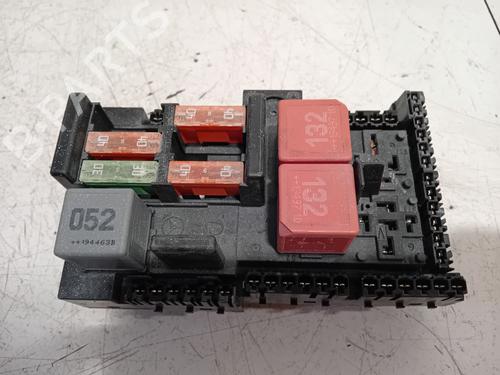 Used Fuse box MERCEDES-BENZ C-CLASS (W205) C 180 (205.076) (156 hp) 25749605