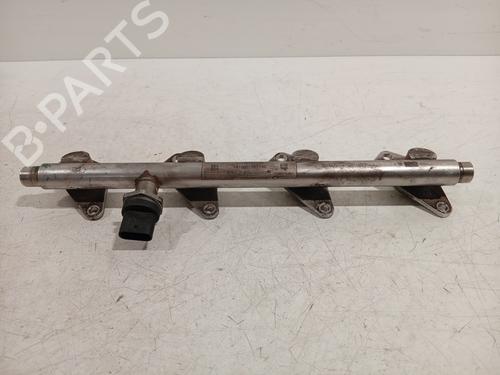 Used Injection rail MERCEDES-BENZ CLA Coupe (C117) CLA 180 (117.342) (122 hp) 23078615