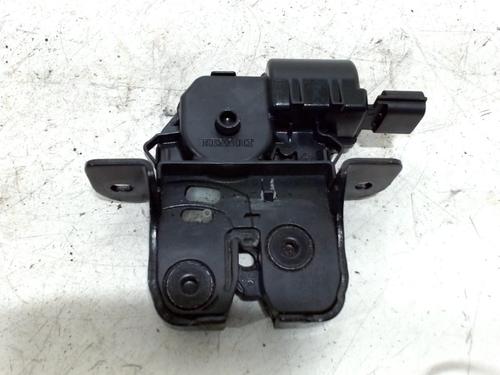 Used Tailgate lock RENAULT CLIO IV Grandtour (KH_) 1.5 dCi 75 (75 hp) 13204781