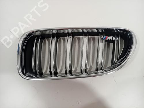 Used Grille BMW 6 Gran Coupe (F06) 650 i (449 hp) 29816230