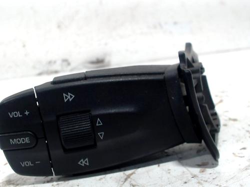 Used Switch SEAT IBIZA IV ST (6J8, 6P8) 1.2 TDI (75 hp) 7991754