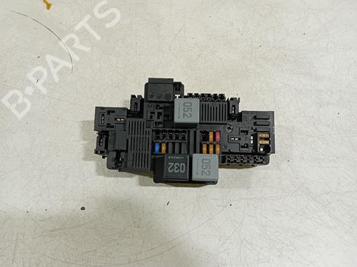 Used Fuse box MERCEDES-BENZ C-CLASS (W205) C 180 (205.076) (156 hp) 25749655