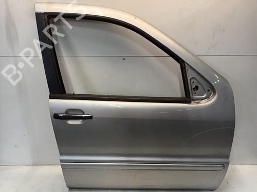 Used Right front door MERCEDES-BENZ M-CLASS (W163) ML 400 CDI (163.128) (250 hp) 18069857