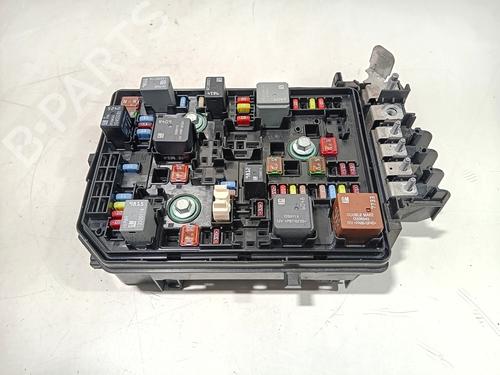 Used Fuse box Fuse box 39202488 39202488
