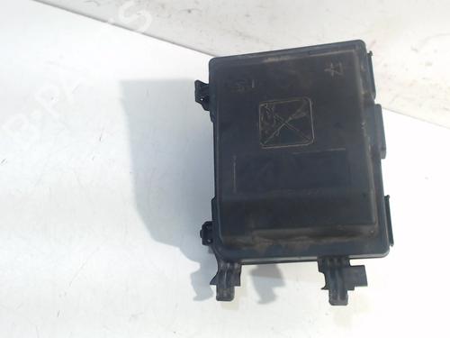 Used Fuse box Fuse box 9962830 9962830