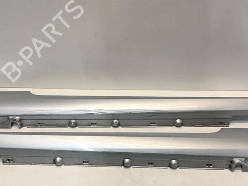 Used Right sideskirt Right sideskirt 31813638 31813638