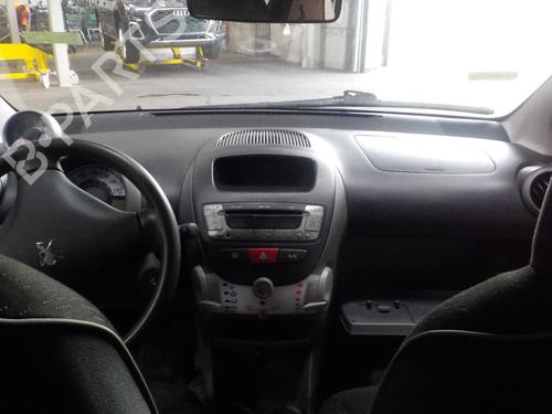 Right front door PEUGEOT 107 (PM_, PN_) 1.0 | BP19086933C3