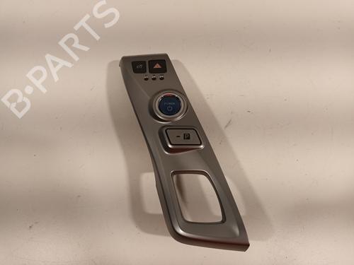 switch-toyota-prius-plus-_w4_-2011-27391381 main image