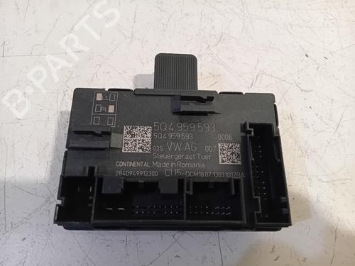 Used Electronic module SEAT LEON (5F1) 2.0 TDI (150 hp) 24200451