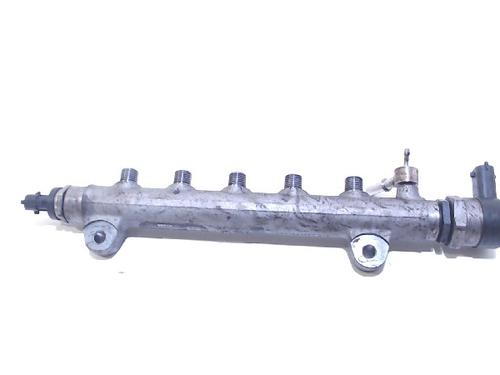 Used Injection rail Injection rail 10667428 10667428