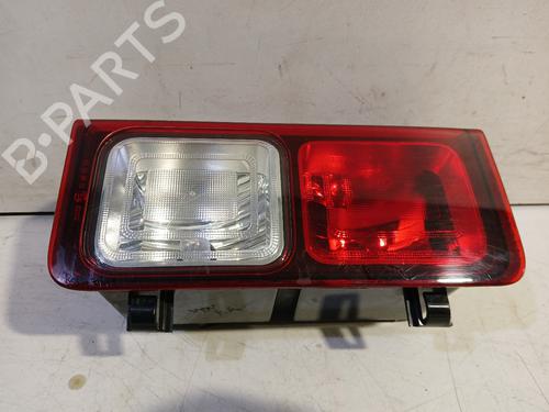 Farolim direito pára-choques traseiro RENAULT TRAFIC III Van (FG_) 1.6 dCi 95 (FGMJ, FGMR) (95 hp) 31979593