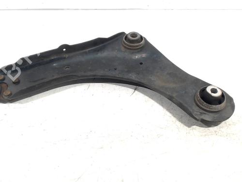 Used Right front suspension arm Right front suspension arm RENAULT MEGANE III Grandtour (KZ0/1) 1.5 dCi (KZ09, KZ0D, KZ1G, KZ29, KZ14, KZ1W, KZ10, KZ1F,... (110 hp) 8910402 8910402