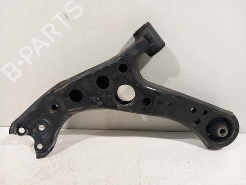 Used Right front suspension arm Right front suspension arm SUZUKI SWACE (AMZ_) 1.8 Hybrid (122 hp) 33610104 33610104
