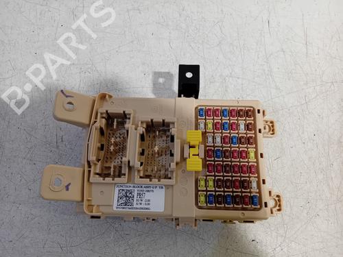 Used Fuse box Fuse box 20226104 20226104