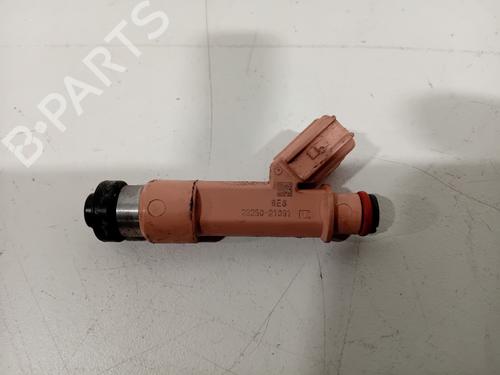 Used Injector TOYOTA YARIS (_P13_) 1.5 Hybrid (NHP130_) (101 hp) 24343115