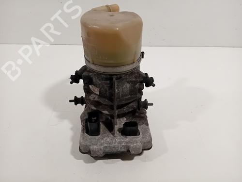 Used Steering pump VOLVO V60 I (155) D6 Hybrid AWD (280 hp) 24332654