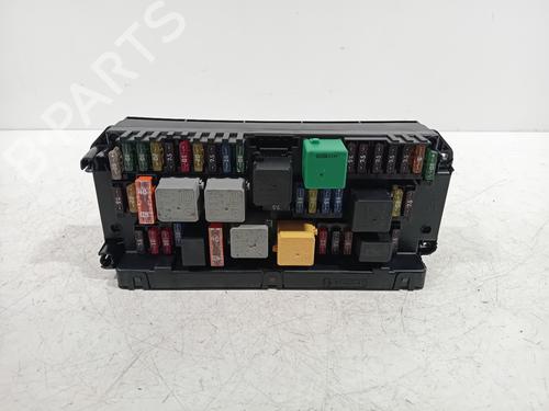 Used Fuse box Fuse box 21081168 21081168