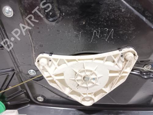 Rear left window mechanism LAND ROVER DISCOVERY III (L319) 2.7 TD 4x4 | BP15716687C24 