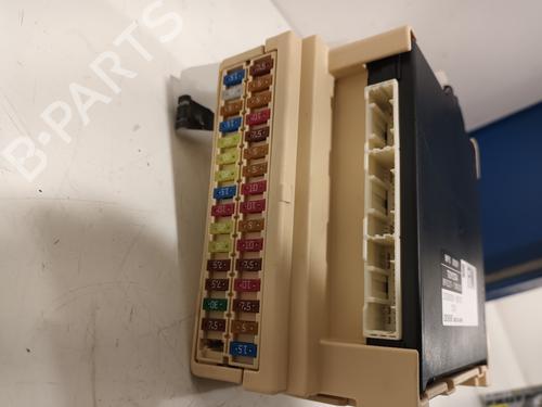 Used Fuse box Fuse box 31669329 31669329