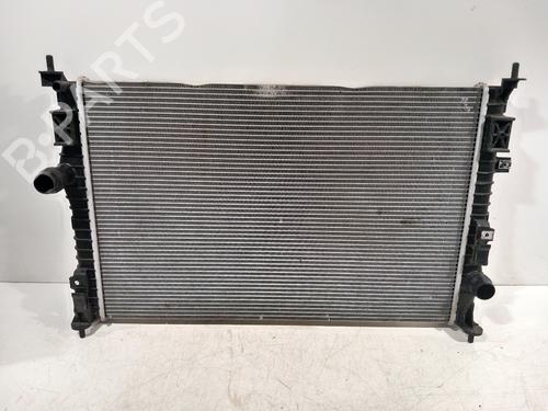 Used Water radiator Water radiator PEUGEOT 3008 II SUV (MC_, MR_, MJ_, M4_) Hybrid (224 hp) 33122704 33122704