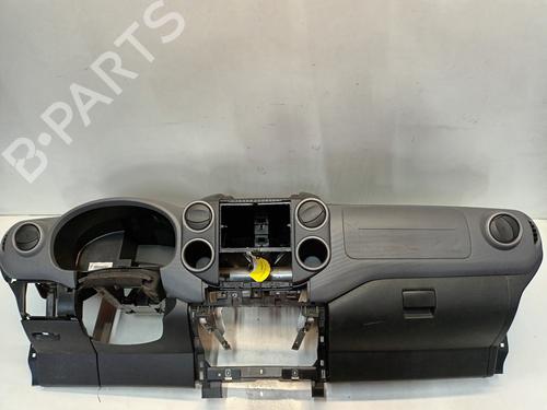 Dashboard PEUGEOT PARTNER Box Body/MPV 1.6 BlueHDi 100 (100 hp) 18120442