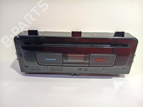 climate-control-vw-touran-5t1-2015-23214605 main image
