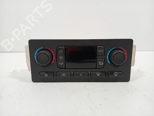 climate-control-gmc-sierra-3500-crew-cab-pickup-2000-2001-2002-2003-2004-2005-2006-2007-26302472 main image