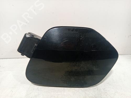 Tapa exterior combustible Tapa exterior combustible OPEL CORSA F (P2JO) 1.2 (68) (75 hp) 36801355 36801355