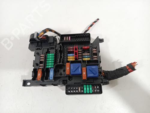 Used Fuse box Fuse box 27558338 27558338