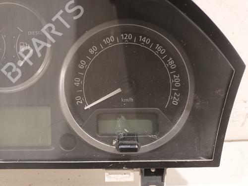Instrument cluster LAND ROVER DISCOVERY III (L319) 2.7 TD 4x4 | BP15716666C47 