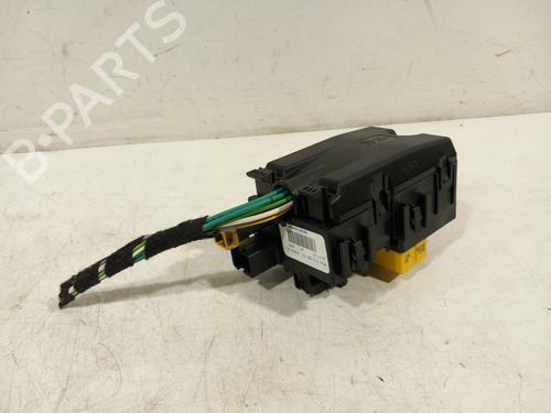 Used Fuse box Fuse box 38318450 38318450