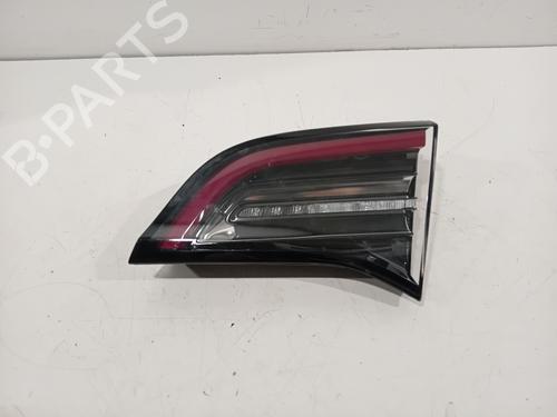 Used Right tailgate light TESLA MODEL 3 (5YJ3) EV AWD (351 hp) 32493076