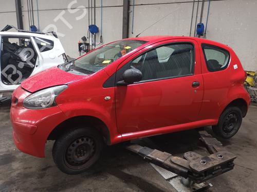 Brugte TOYOTA AYGO (_B1_) 1.0 (KGB10_, KGB10R) 4951289