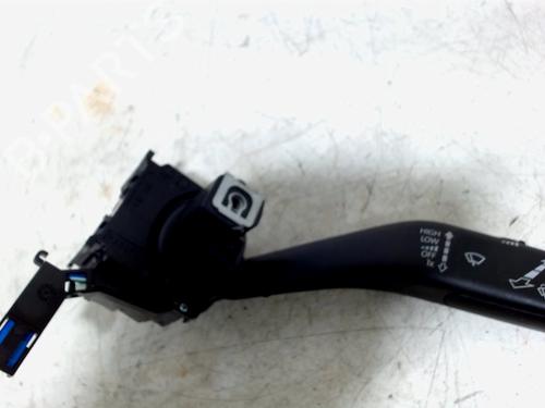 Used Steering column stalk VW GOLF VI (5K1) 2.0 TDI (110 hp) 8906894