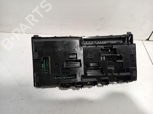 Used Fuse box Fuse box 18235594 18235594