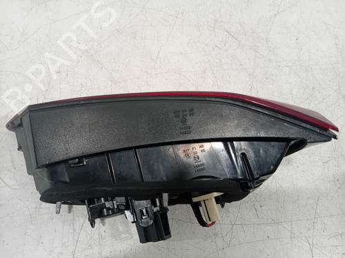 Used Right front fog light Right front fog light SEAT ATECA (KH7, KHP) 1.5 TSI (150 hp) 33403404 33403404