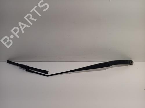 Used Front windshield wiper arm FIAT 500X (334_) 1.4 (334AXC1B, 334AXC11) (140 hp) 26725538
