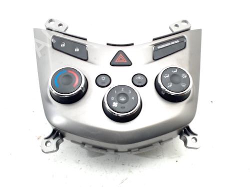 Used Climate control CHEVROLET AVEO Hatchback (T300) 1.3 D (95 hp) 11339590