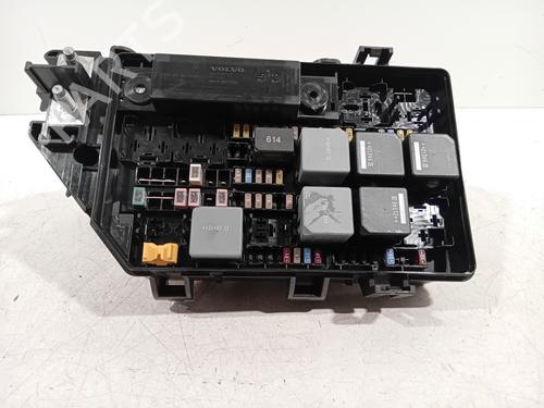 Used Fuse box Fuse box 23183000 23183000
