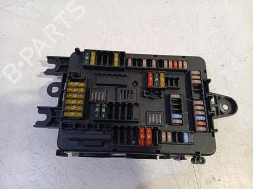 Used Fuse box BMW 1 (F20) 118 i (170 hp) 18950730